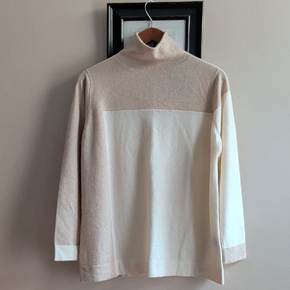 Gobi Sweaters - Gobi 100% Mongolian Cashmere Cream and White Colourblock Turtleneck Sweater